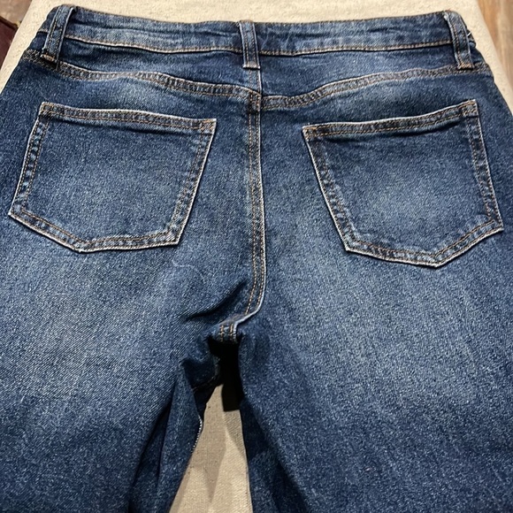 No Boundaries frayed hem flare jeans, distressed Sz 9. Excellent Condition - Picture 5 of 5